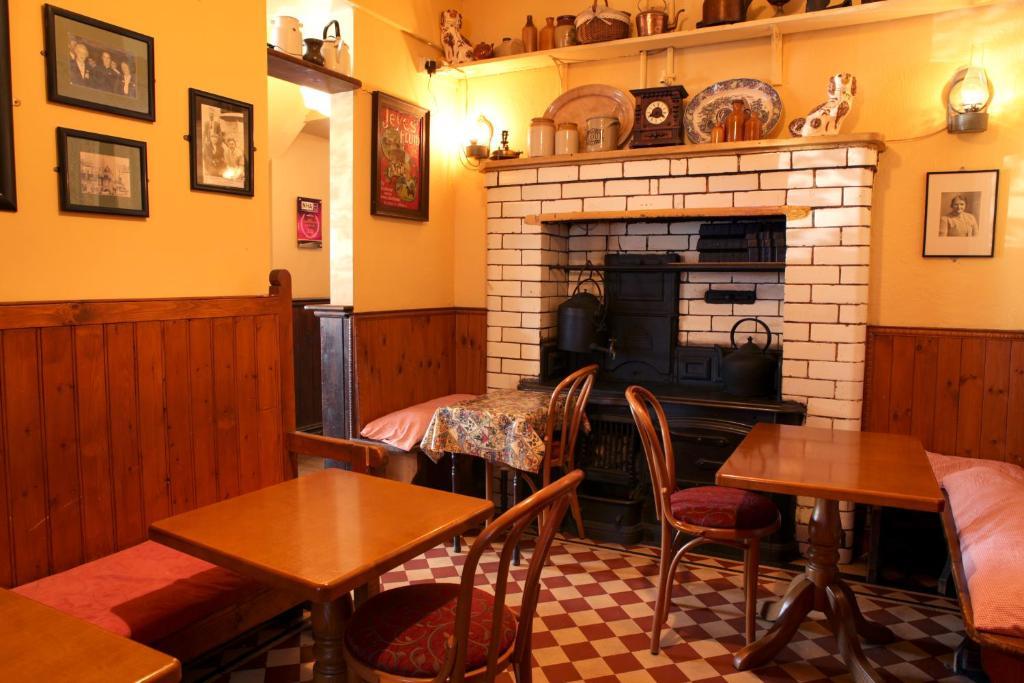 Crotty'S Pub & Accommodation Кілраш Екстер'єр фото