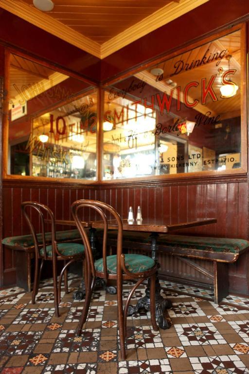 Crotty'S Pub & Accommodation Кілраш Екстер'єр фото